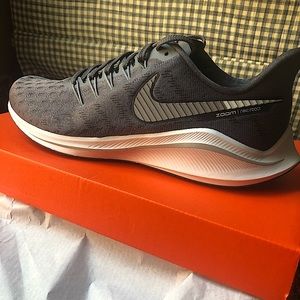 Women’s 10.5m AirZoom Vomero 14